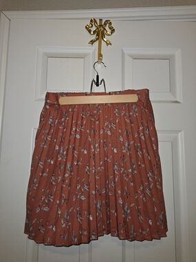 Pleated Floral Mini Skirt in Rust